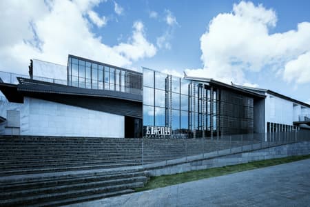 Dali Transformer Theater: Immersive Theatrical District